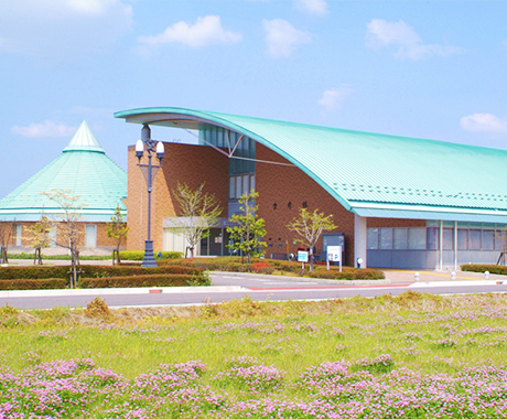 瑞穂市図書館 本館の外観写真