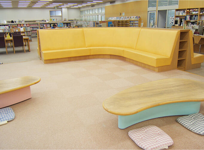 絵本フロアの様子