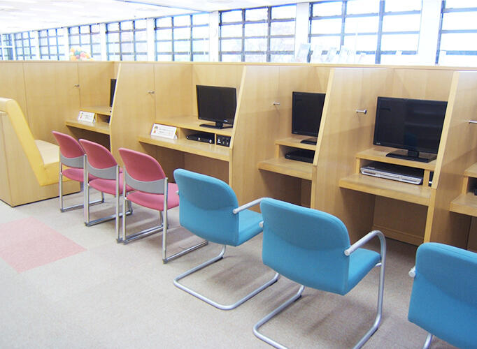 視聴覚コーナーの様子