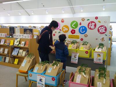 おみくじ福袋本館での様子2